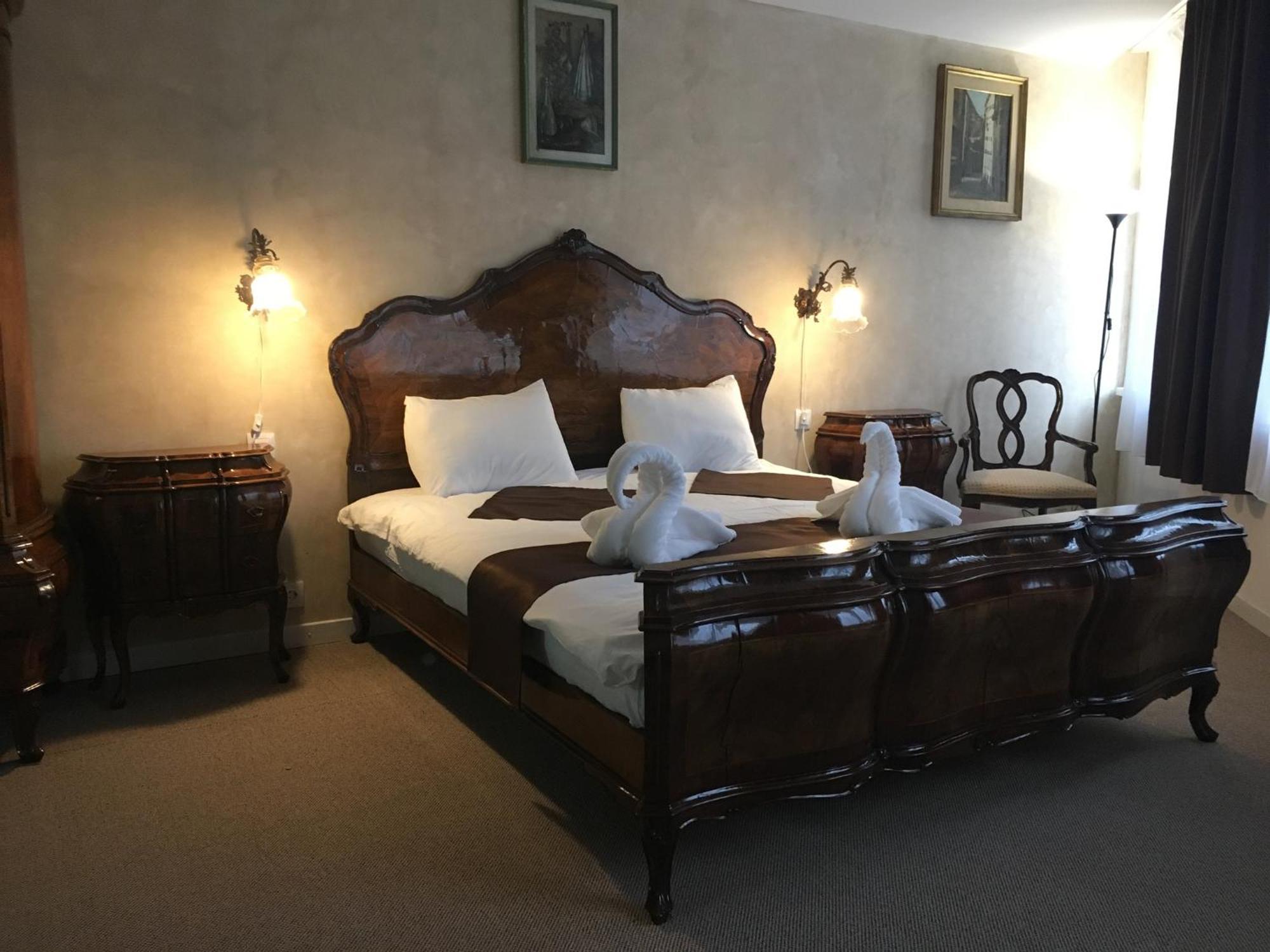 Csiki Hotel Miercurea Ciuc Eksteriør billede