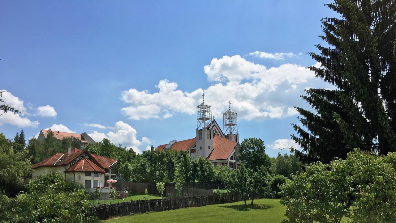 Csiki Hotel Miercurea Ciuc Eksteriør billede