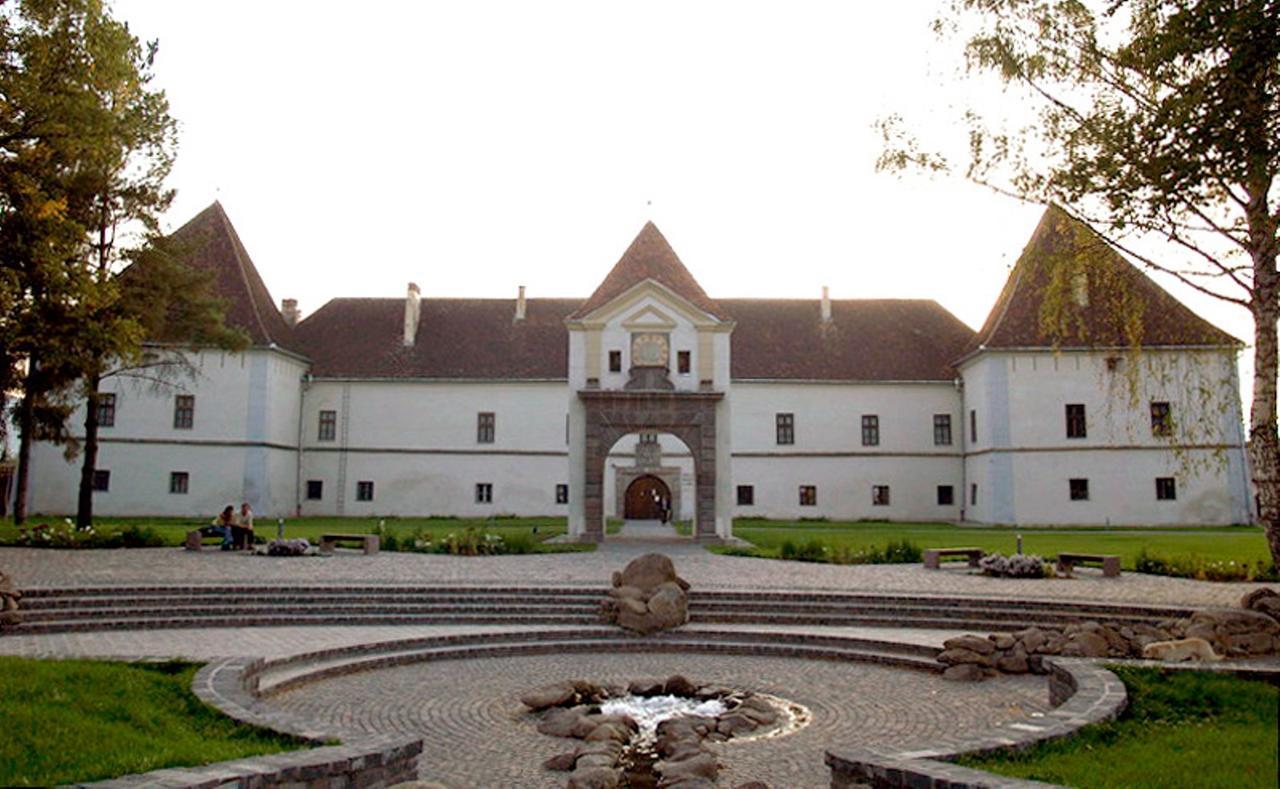Csiki Hotel Miercurea Ciuc Eksteriør billede