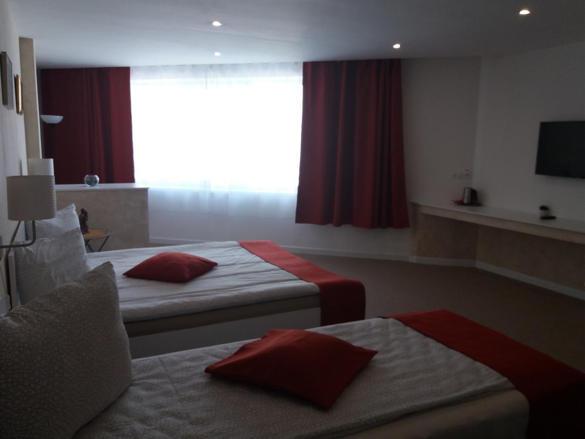 Csiki Hotel Miercurea Ciuc Eksteriør billede